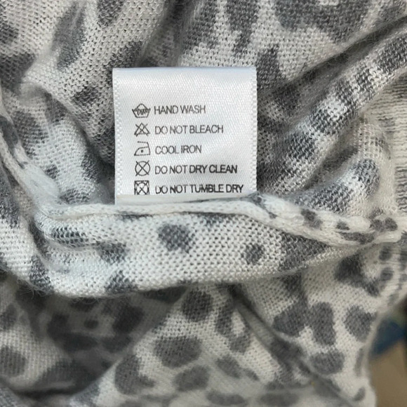 OLIVACEOUS women’s animal print top - Picture 8 of 8